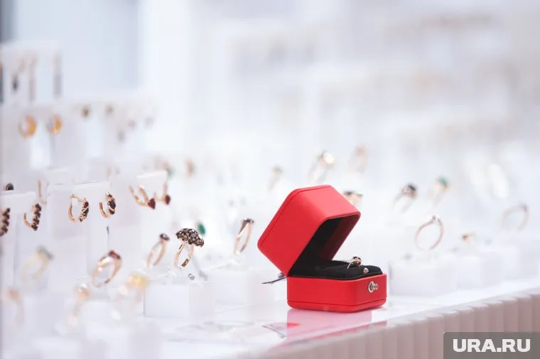 Речь идет об изделиях, подлежащих обязательной маркировке