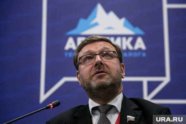 Константин Косачев назвал действия американских политиков вмешательством в выборы