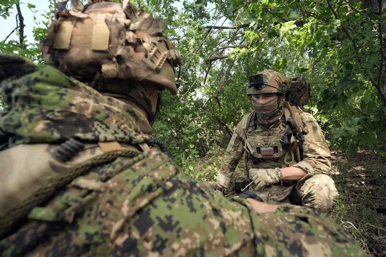 Армия России проводит проверку боем обороны противника