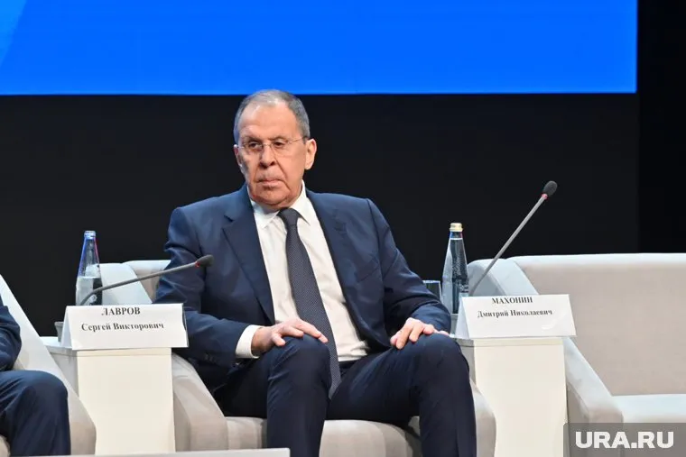 Наш интерес состоит в том, чтобы гарантировать надежную безопасность, стабильность и равные условия для всех государств, подчеркнул Лавров 