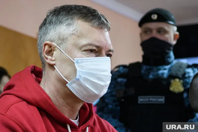 Евгения Ройзмана судили за участие в несанкционированных митингах