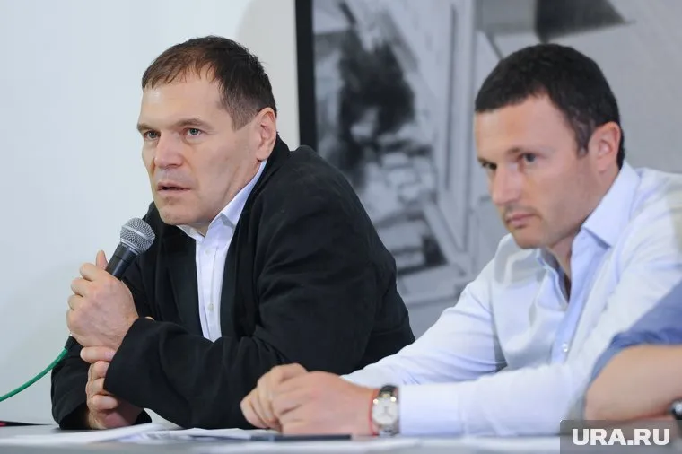 Илья Мительман (справа) и Андрей Барышев (слева) в течение суток могут прекратить конфликт