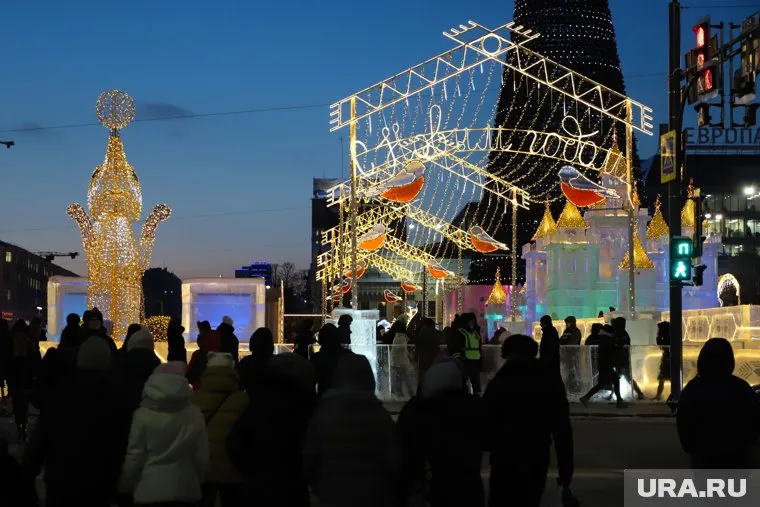 Впервые за долгое время на площади 1905 года установят живую ель