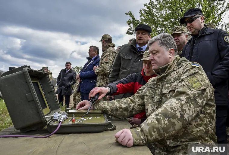 Надежда Савченко заявила, что Петр Порошенко говорил о пожертвованиях на фронт со слезами на глазах