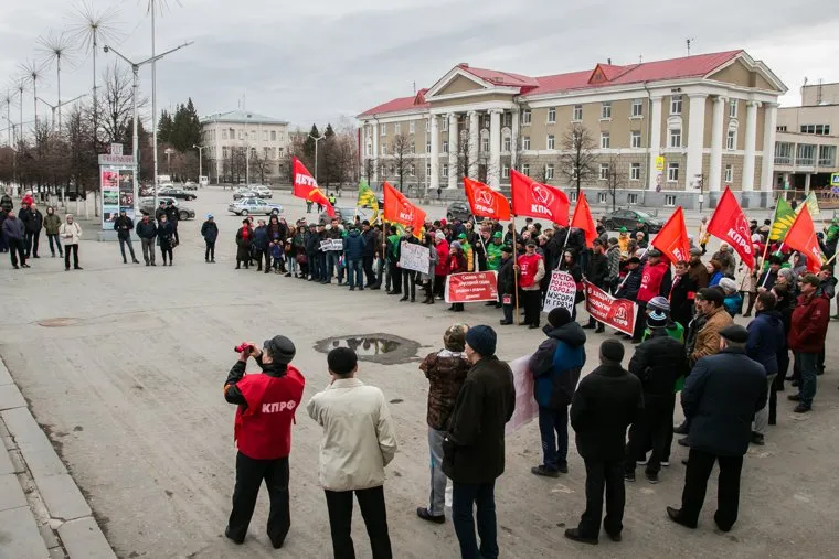 Митинг против строительства мусороперерабатывающего предприятия. Курган, кпрф, митинг, лозунги