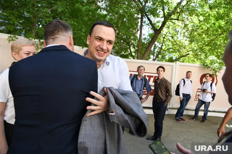 В середине июля участники интриг были уверены: Дмитрий Ионин — главная проблема властей, но к августу расклад скорректировался