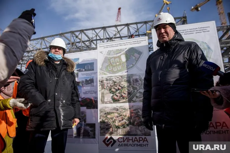 По словам Высокинского (на фото слева), запрет не коснется уже начатых строек в Екатеринбурге