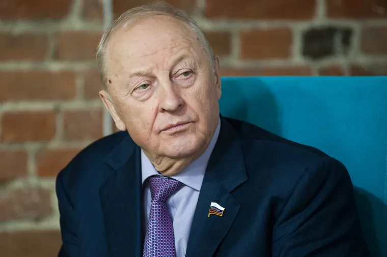 Презентация книги Анны Матвеевой "Горожане. Удивительные истории из жизни людей города Е". Екатеринбург