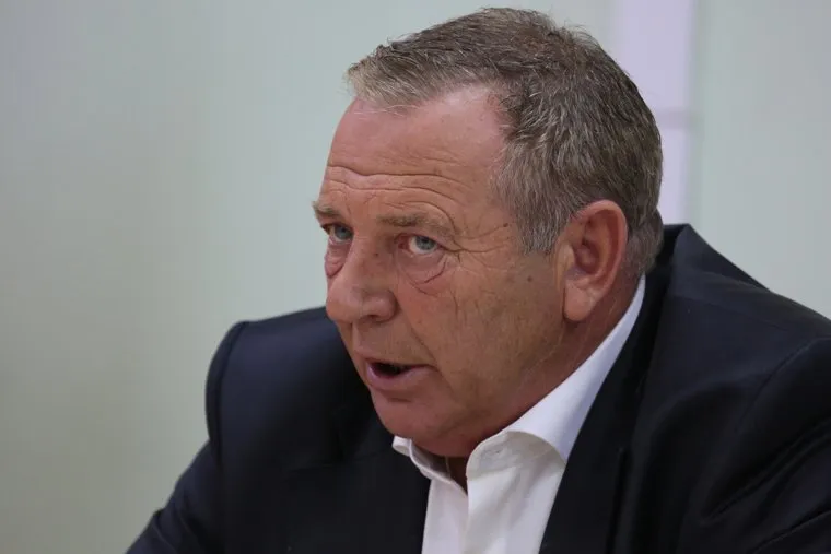 Кандидат в губернаторы Пермского края Александр Репин на пресс-конференции. Пермь