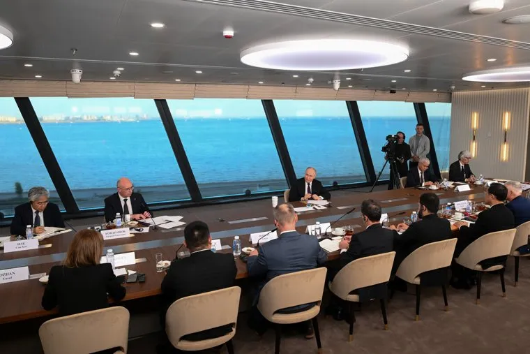 Путин. ПМЭФ-2024. Встреча с руководителями международных информационных агентств. Stock