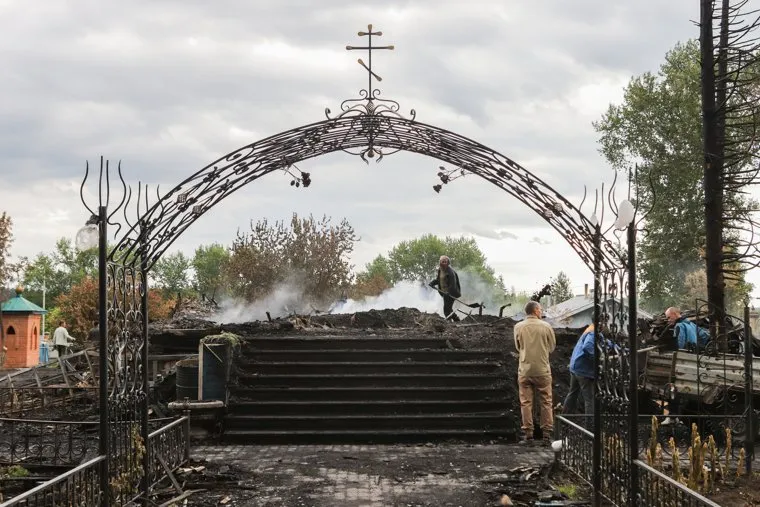 Разбор конструкций Свято-Казанского Чимеевского мужского монастыря после пожара. с Чимеево