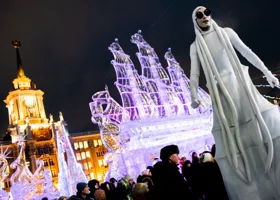 От Пушкина до «Агаты Кристи»: как изменился главный ледовый городок Екатеринбурга за пять лет