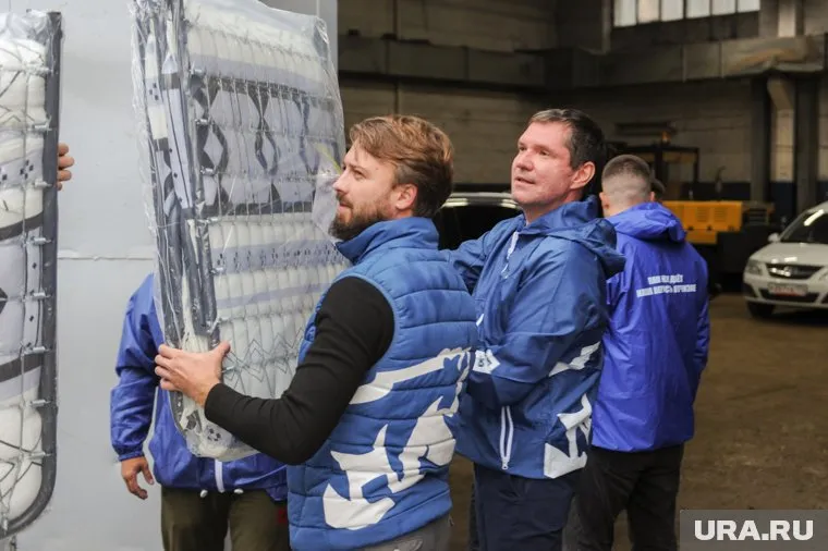 Жители Курской области получат гумпомощь от ЕР, в Курск направили раскладушки, воду, средства личной гигиены