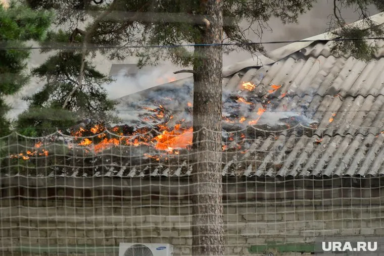 Горела кровля салона ритуальных услуг. Фото архивное