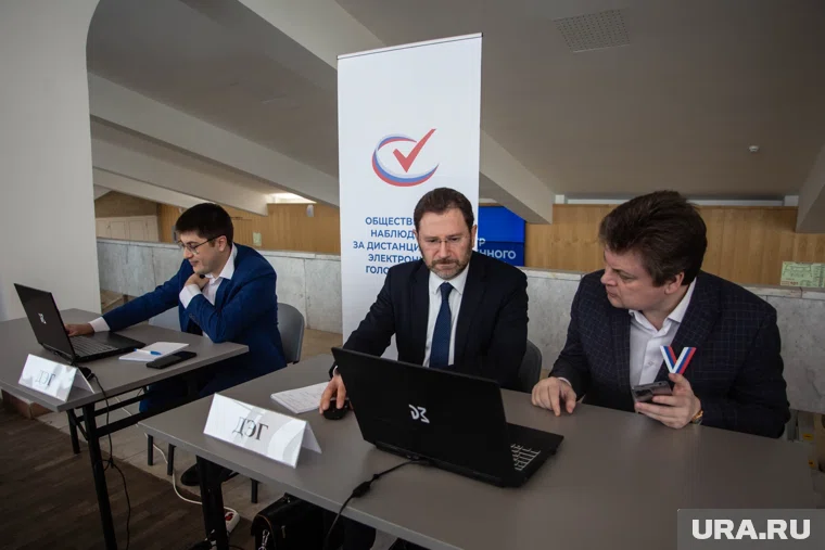 На каждом УИК есть компьютеры для онлайн-голосования