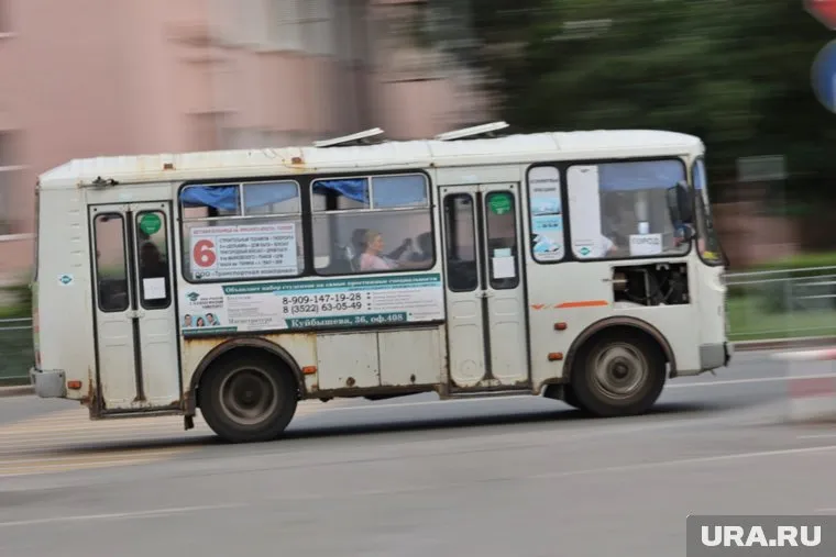 Украинские нацисты расстреляли автобус с жителями в Херсонской области, сообщается в Минобороны РФ