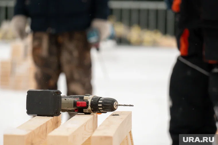 Губахинцам предлагают купить строительный инструмент с большими скидками