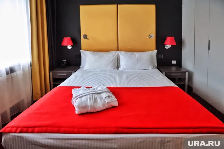 Продавец отмечает, что территория участка позволяет построить дополнительные площади для проживания