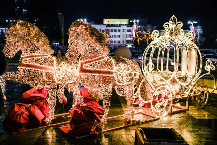 Новогодняя карета у администрации Екатеринбурга. Екатеринбург
