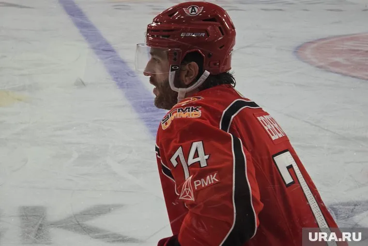 В концовке дальним ударом забросил шайбу Ник Эберт из «Автомобилиста»