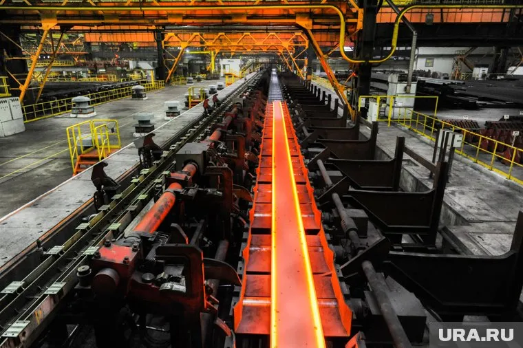 За год чистая прибыль компании сократилась до чистого убытка