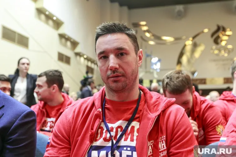 Спортсмен пообещал, что вырученные с продажи деньги потратит на благотворительность