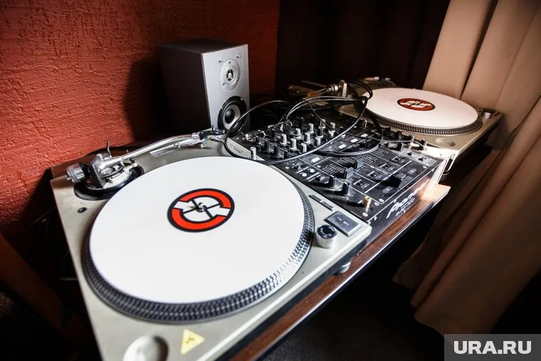 Рон Кривой работал звукооператором на музыкальном фестивале в Израиле