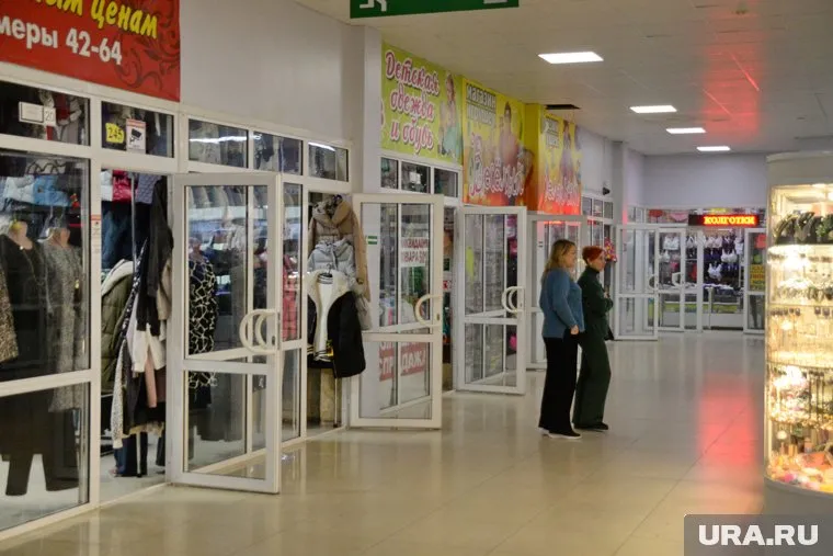 Большая часть рабочих задействована в сфере торговли