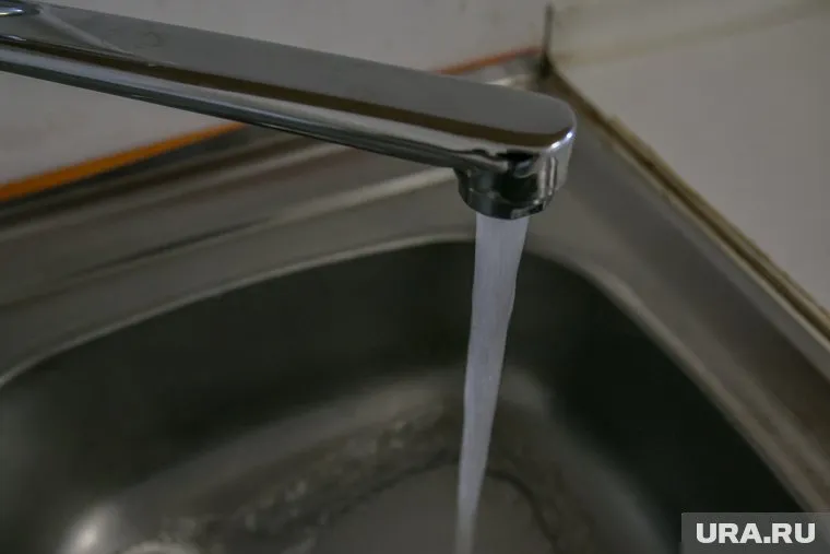 Местные жители в целях экономии привыкли делать врезки в теплотрассы