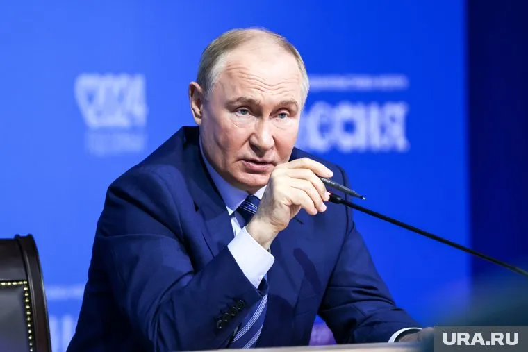 Путин проводит переговоры с Алиевым, Москва желает помочь в организации подписания мирного соглашения по Карабаху