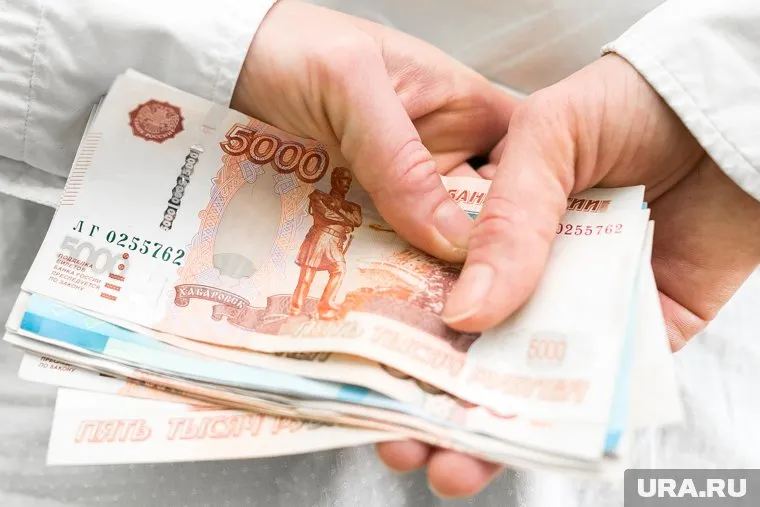 Если вовремя подать заявление, то можно получить выплату сразу за полгода