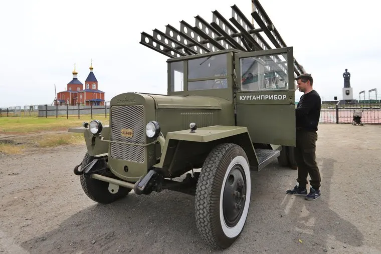 Автопарад в рабочем посёлке Лебяжье.  Курган 