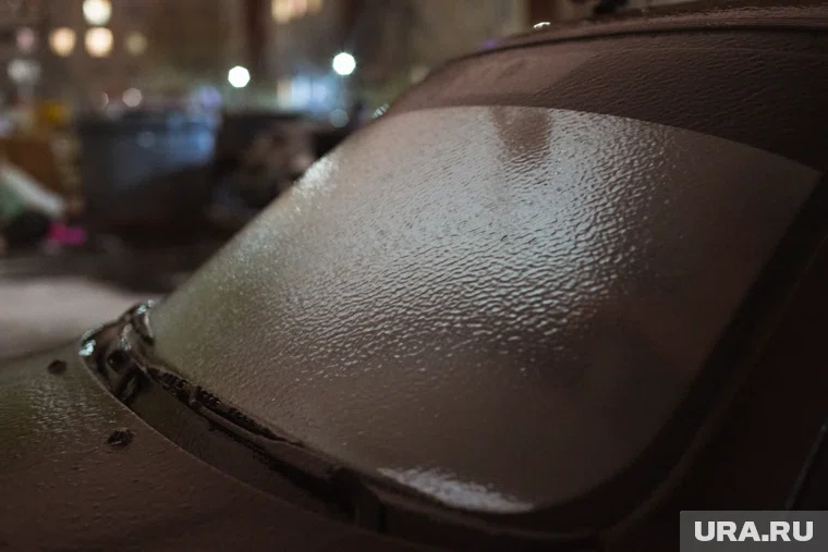 Все инциденты произошли из-за образовавшегося на дорогах гололеда