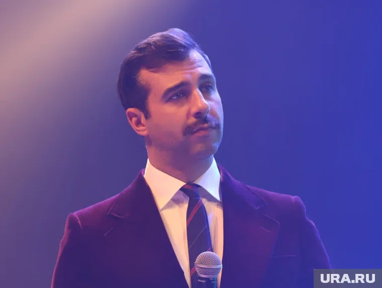 Самолет с Иваном Ургантом на борту совершил экстренную посадку в Германии