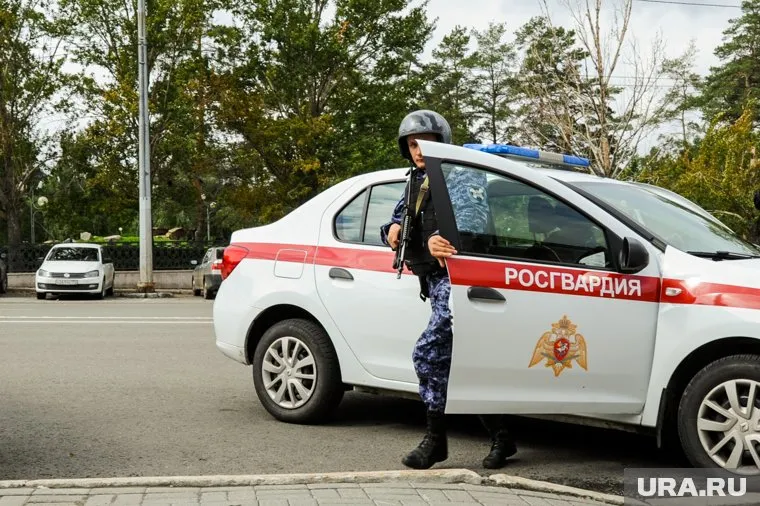 Движение транспорта возле Сбербанка было перекрыто (фото из архива)