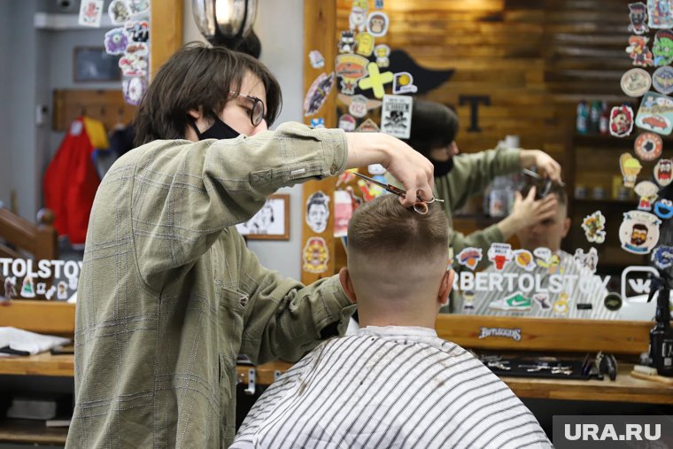 В России возвращается мода на челку «штрикход»