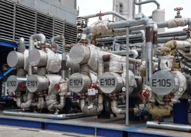 Нефтеперерабатывающий завод в ЯНАО начнет производство полезной кислоты 