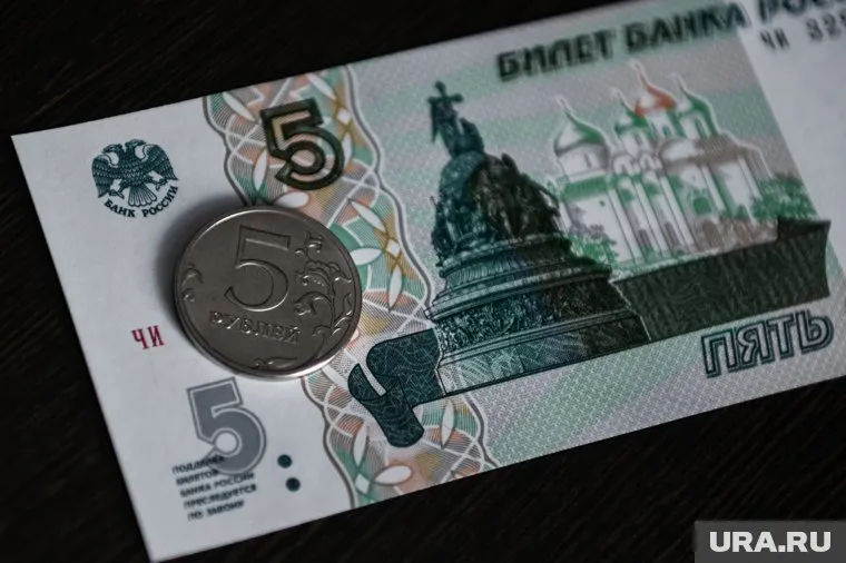 Банкам Кипра предписали не проводить операции с рублем