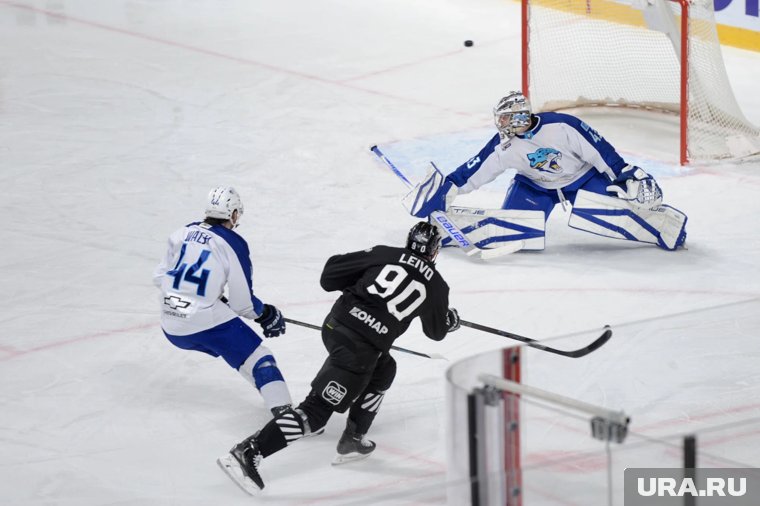 Челябинский ХК «Трактор» выиграл у «Барыса» 6:3