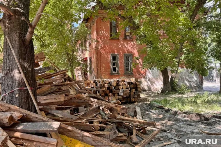Дома на улице Кирова в Кургане начали разбирать