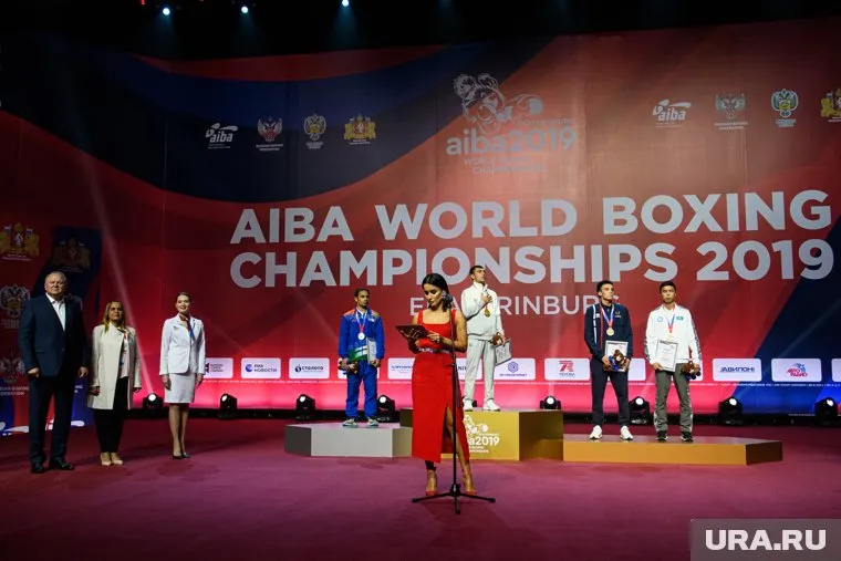 Генеральный продюсер «Матч ТВ» Тина Канделаки вела открытие ЧМ по боксу и вернулась на финальные игры