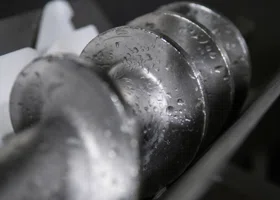 Мать Зеленского рассказала, что его любимой игрушкой в детстве была мясорубка