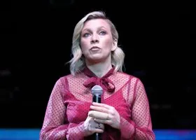 Захарова сравнила Зеленского с Гудвином из «Изумрудного города»