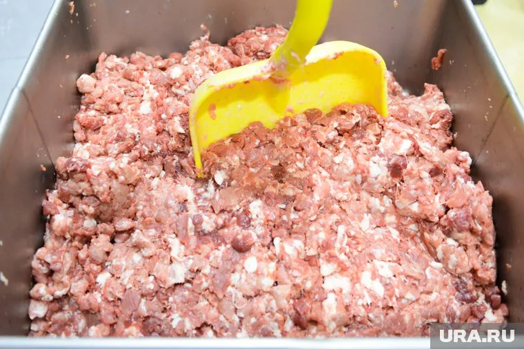 Мясо в чебуреках не прожарилось из-за неисправности фритюра