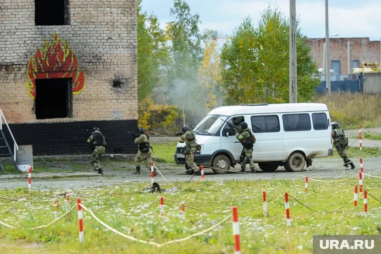 Кроме того, в МИД считают, что нужно ввести режим прекращения огня и гуманитарную паузу «без каких-либо политических предусловий»