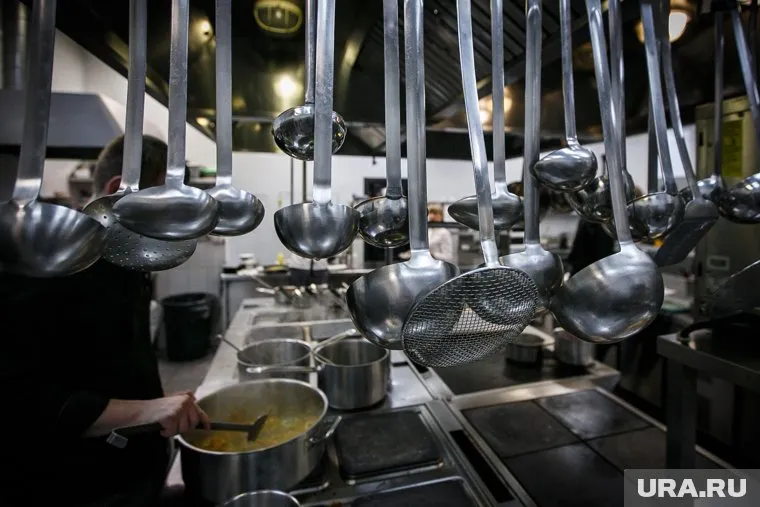 Мыть посуду предстоит в ресторанах, пекарнях и кафе