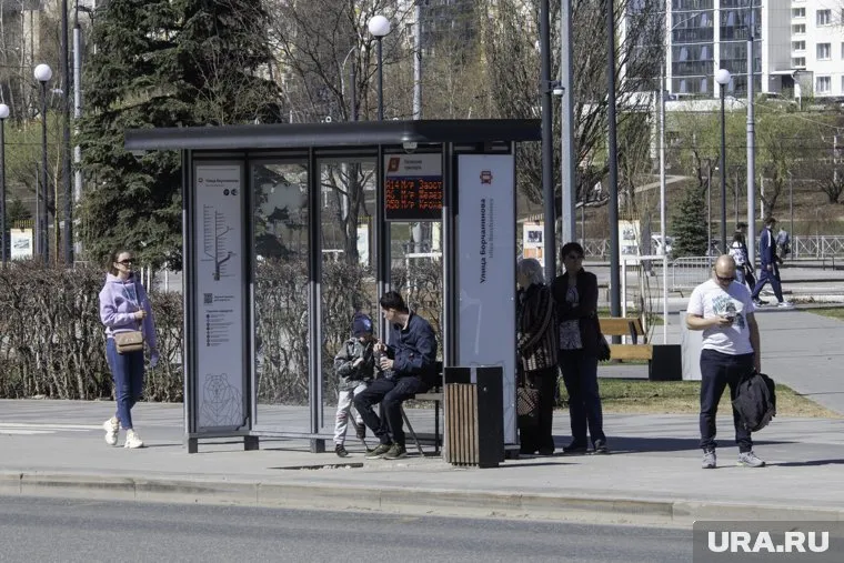 Власти Перми подготовят почти тысячу остановок к зиме