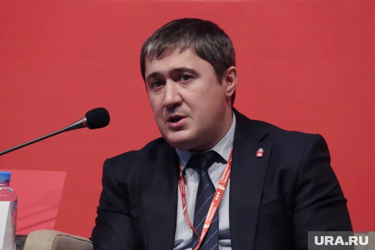 Дмитрий Махонин вернул ветерану награды, похищенные в середине 1990-х