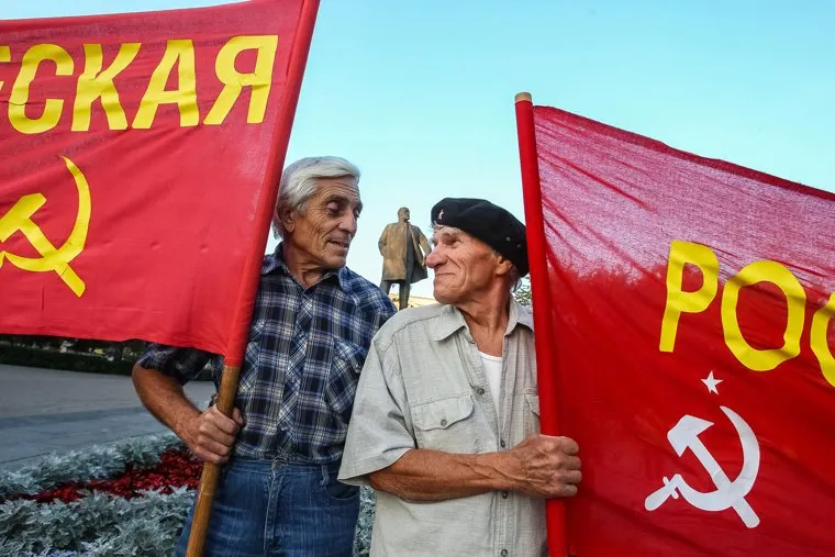 Митинг против повышения цен на проезд в общественном транспорте, устроенный РКРП. Тюмень, коммунисты, ркрп, митинг