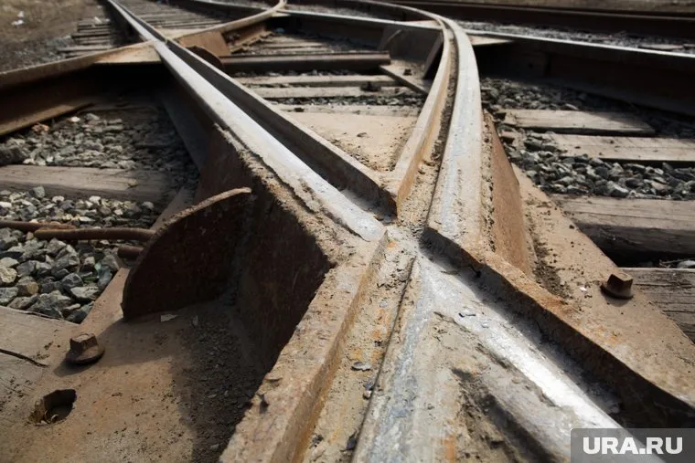 Девушку разрезало под колесами трамвая